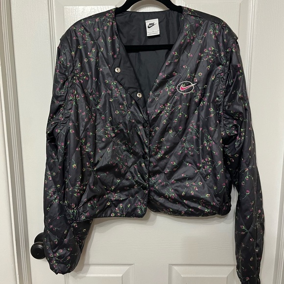 Nike Sportswear Icon Clash Quilted Jacket black floral size large - Picture 2 of 9